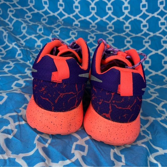 Nike Women’s size 6.5 Roshe one Lava purple orange running sneakers wmns shoes - Picture 3 of 11
